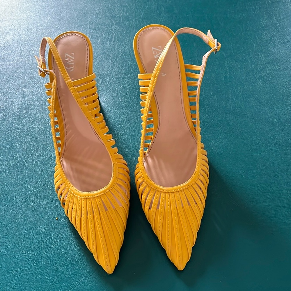 Zara 38. Feets US 8